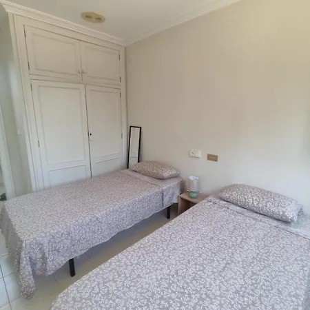 Villa Con Piscina En Laguna Rosa Torrevieja